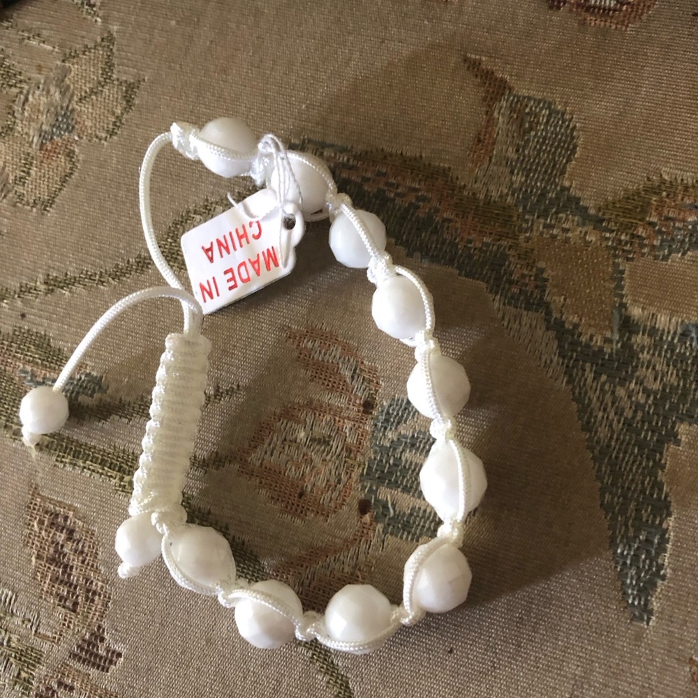 Chinese Tridacna Stone Macrame Bracelet - 589 $20 or $15 w/offer